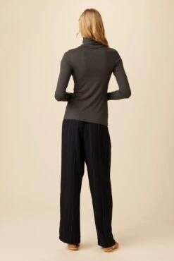 Flannery Dream Rib Turtleneck - Anthracite -Drapsify Sales Store 291 Flannery Rib Anthracite 3