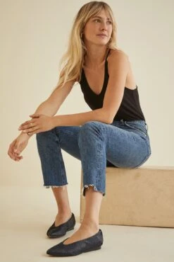 AGOLDE Riley Raw Hem Jean -Drapsify Sales Store AGOLDE Riley High Rise Straight Crop RAW Disguise 140 web