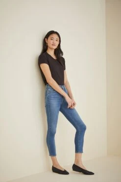 AGOLDE Exclusive Sophie Crop 8 AGOLDE Exclusive Sophie Crop -Drapsify Sales Store AGOLDE Sophie Skinny Crop Kindred 0076 web