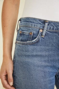 AGOLDE Toni Mid Rise Straight Jean 10 AGOLDE Toni Mid Rise Straight Jean -Drapsify Sales Store AGOLDE Toni Stretch Mid Rise Obscure 513 web